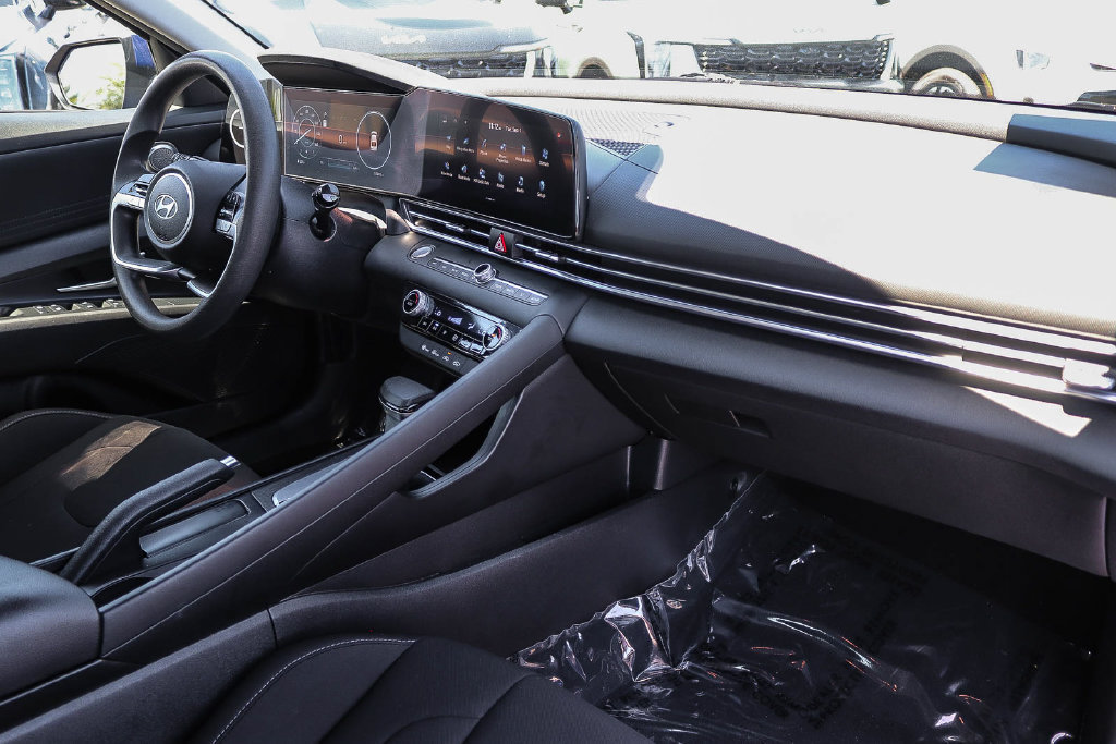 Used 2024 Hyundai Elantra SEL FWD image 16