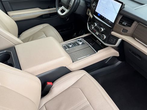 Certified 2024 Ford Expedition Max Limited AWD/4WD image 17