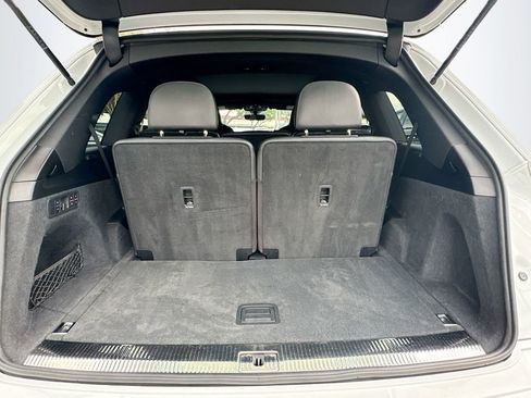 Used 2021 Audi SQ7 Premium Plus w/ Driver Assistance Package image 29