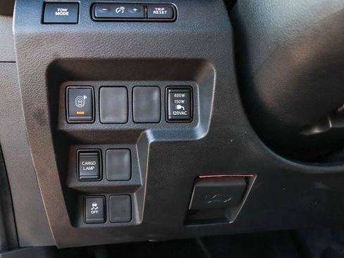 Used 2023 Nissan Frontier SV w/ SV Convenience Package image 22