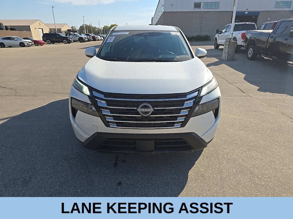 Used 2026 Nissan Rogue SV w/ Cold Weather Package AWD/4WD image 2