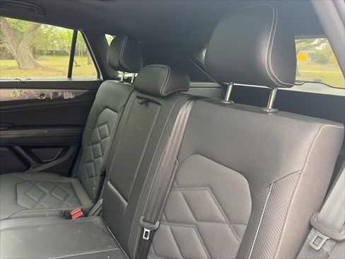 Used 2024 Volkswagen Atlas Cross Sport SE image 7