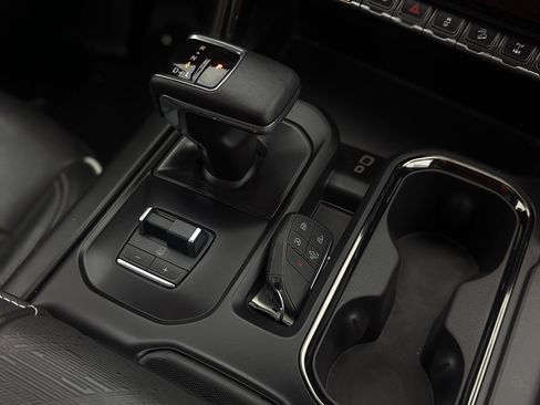 Used 2024 GMC Sierra 1500 AT4X image 40