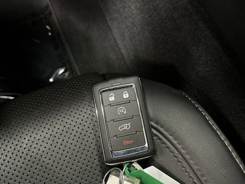 Used 2024 Jeep Wagoneer Series II image 29