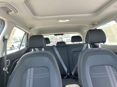 Used 2025 Hyundai Venue SEL FWD image 19
