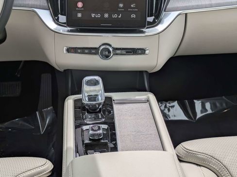 New 2026 Volvo XC90 T8 Ultra w/ Protection Package AWD/4WD image 21