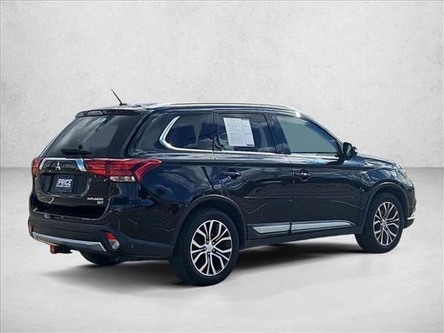Used 2016 Mitsubishi Outlander GT image 5
