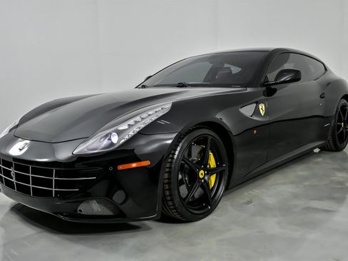 Used 2012 Ferrari FF image 6
