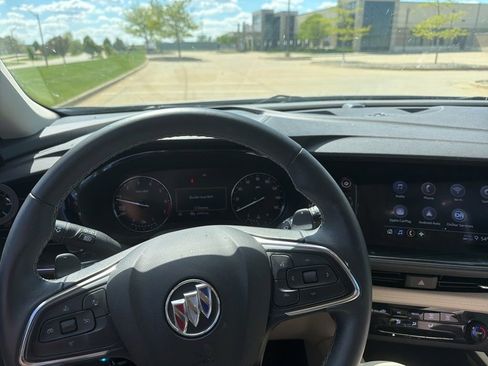 Used 2023 Buick Envision Preferred FWD image 5