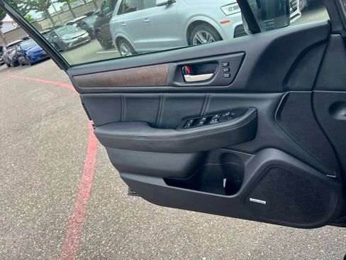 Used 2018 Subaru Outback 2.5i Limited AWD/4WD image 17