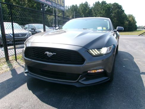 Used 2016 Ford Mustang Coupe image 3