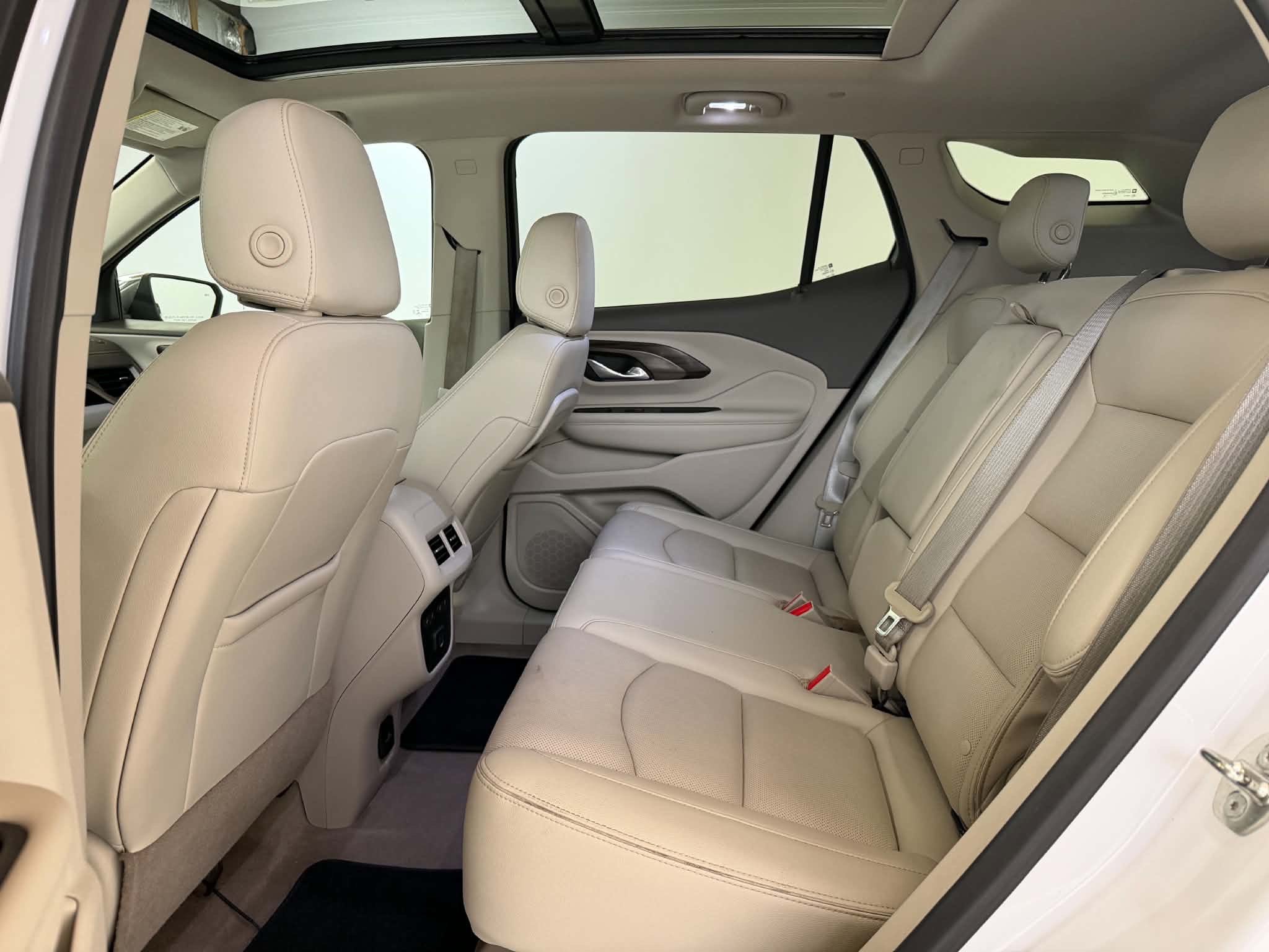 Used 2018 GMC Terrain Denali w/ Advanced Safety Package FWD image 7