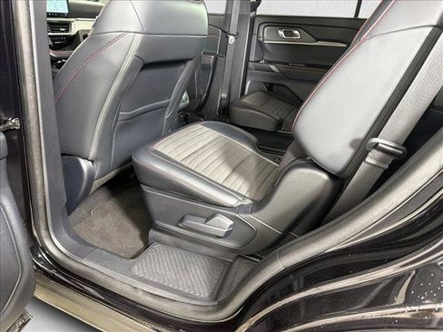 Used 2025 Ford Explorer ST-Line AWD/4WD image 22
