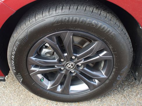 Used 2025 Toyota Sienna XSE w/ XSE Plus Package image 27