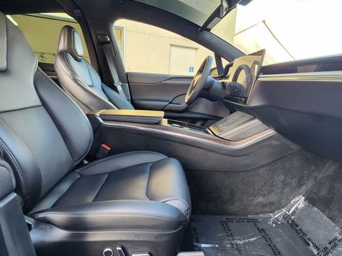 Used 2024 Tesla Model X image 51