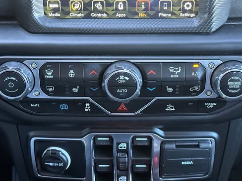 Used 2023 Jeep Wrangler Unlimited Sahara w/ Cold Weather Group AWD/4WD image 23