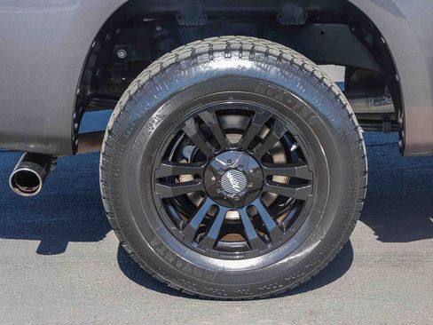 Used 2013 Toyota Tundra 2WD CrewMax w/ Tow Pkg image 8
