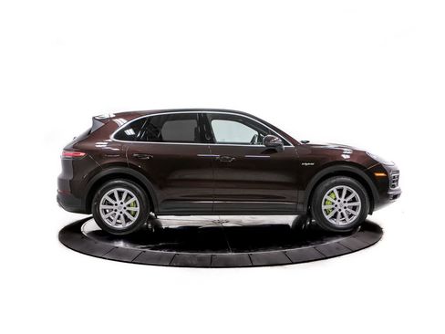Certified 2023 Porsche Cayenne AWD/4WD image 8