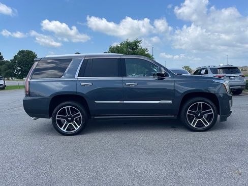 Used 2020 Cadillac Escalade Platinum AWD/4WD image 9