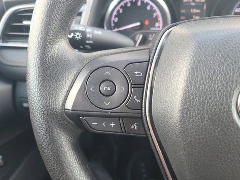 Used 2019 Toyota Camry LE image 20