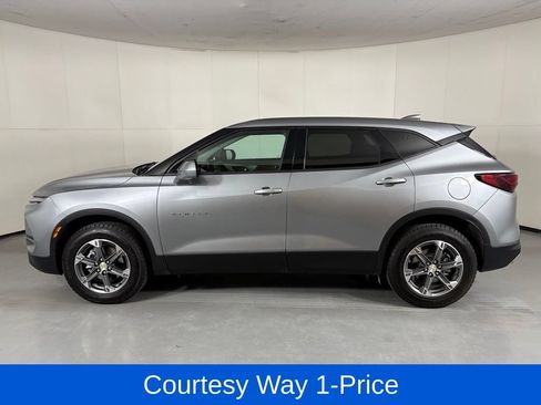 Used 2025 Chevrolet Blazer LT FWD image 6
