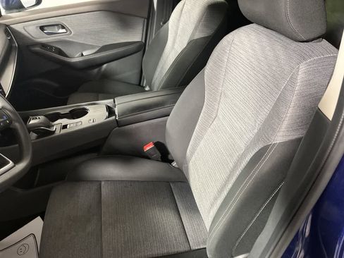 Used 2023 Nissan Rogue SV image 15