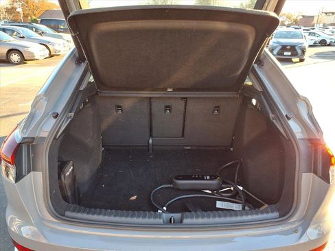 Used 2023 Audi Q4 e-tron Premium image 23