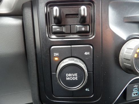 Used 2024 Ford F550 4x4 Crew Cab Super Duty w/ XLT Value Package image 23
