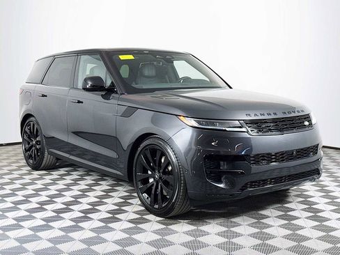 New 2025 Land Rover Range Rover Sport SE image 3