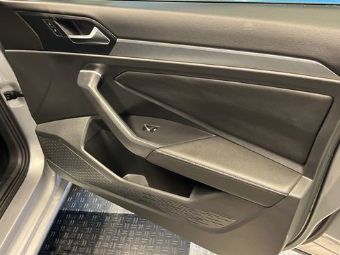 Certified 2024 Volkswagen Jetta SE FWD image 11