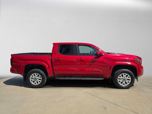 Used 2024 Toyota Tacoma SR5 AWD/4WD image 2