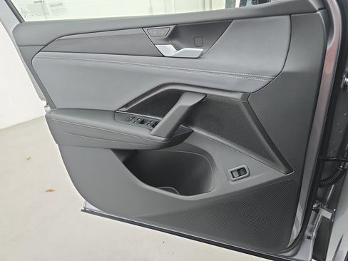 New 2026 Volkswagen Tiguan SE image 27