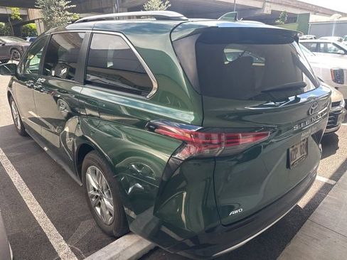 Used 2023 Toyota Sienna Limited AWD/4WD image 6