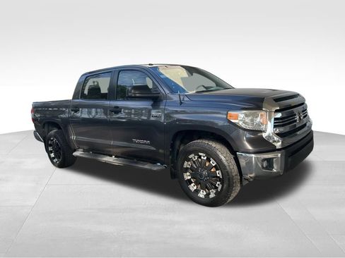 Used 2017 Toyota Tundra SR5 w/ SR5 Upgrade Package image 2