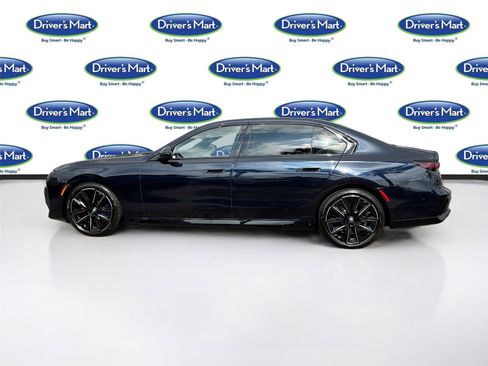 Used 2023 BMW 740i w/ Parking Assistance Package image 4