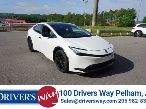 Used 2026 Toyota Prius image 1