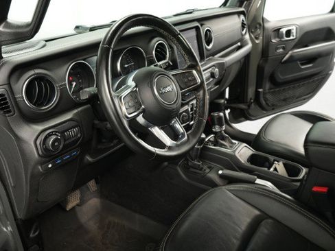 Used 2022 Jeep Wrangler Unlimited Sahara w/ Cold Weather Group AWD/4WD image 26