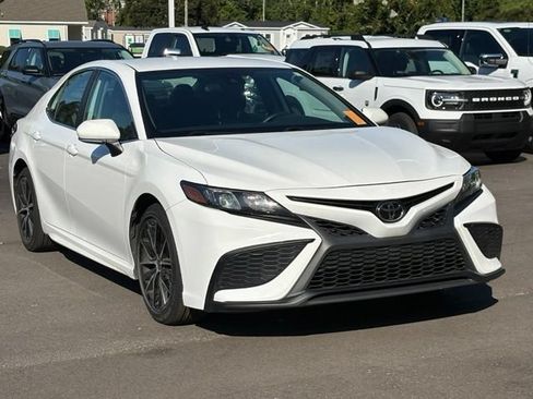 Used 2024 Toyota Camry SE FWD image 7