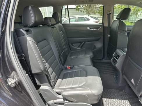 Used 2024 Volkswagen Atlas SEL AWD/4WD image 18