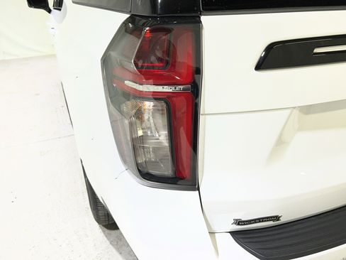 Used 2023 Chevrolet Suburban RST w/ Luxury Package image 10