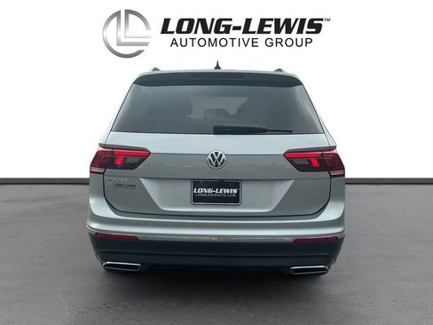 Used 2020 Volkswagen Tiguan SE w/ Panoramic Sunroof Package FWD image 5