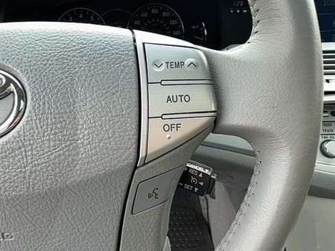 Used 2008 Toyota Avalon Limited FWD image 21