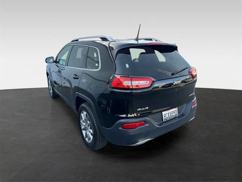 Used 2018 Jeep Cherokee Limited w/ Technology Group image 4