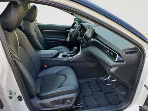 Used 2021 Toyota Camry XSE FWD image 11
