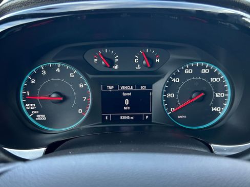 Used 2022 Chevrolet Traverse LT image 27