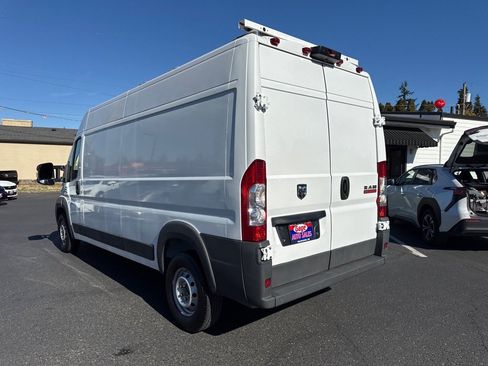 Used 2016 RAM ProMaster 2500 w/ Premium Appearance Group image 4