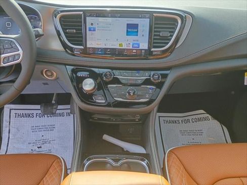 New 2026 Chrysler Pacifica Pinnacle FWD image 29