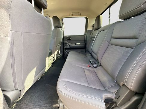 Used 2024 Nissan Frontier SV w/ SV Convenience Package RWD image 38