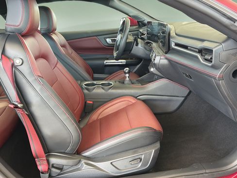 Used 2025 Ford Mustang GT Premium RWD image 11