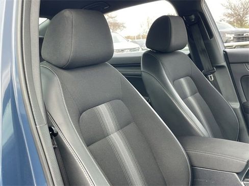 Used 2025 Honda Civic Sport image 25